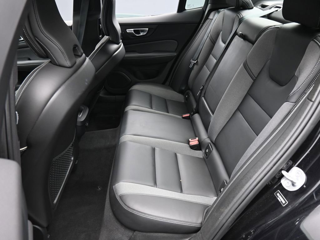 Used 2024 Volvo S60 B5 Plus w/ Climate Package AWD/4WD image 35