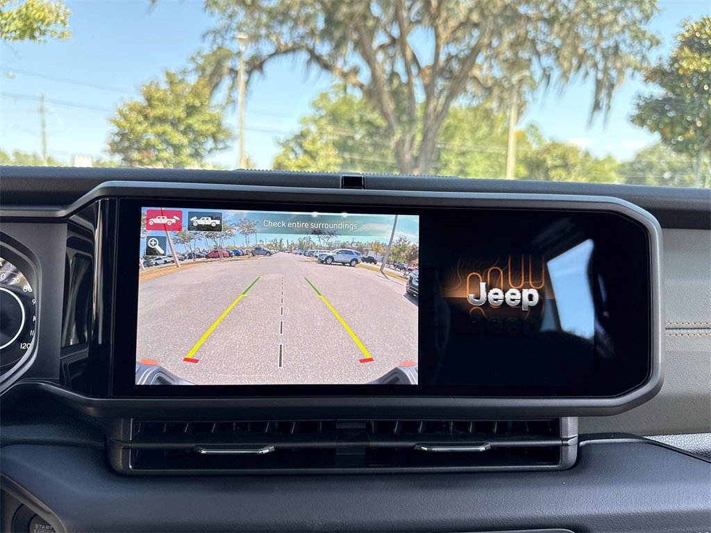 New 2025 Jeep Gladiator Mojave image 24