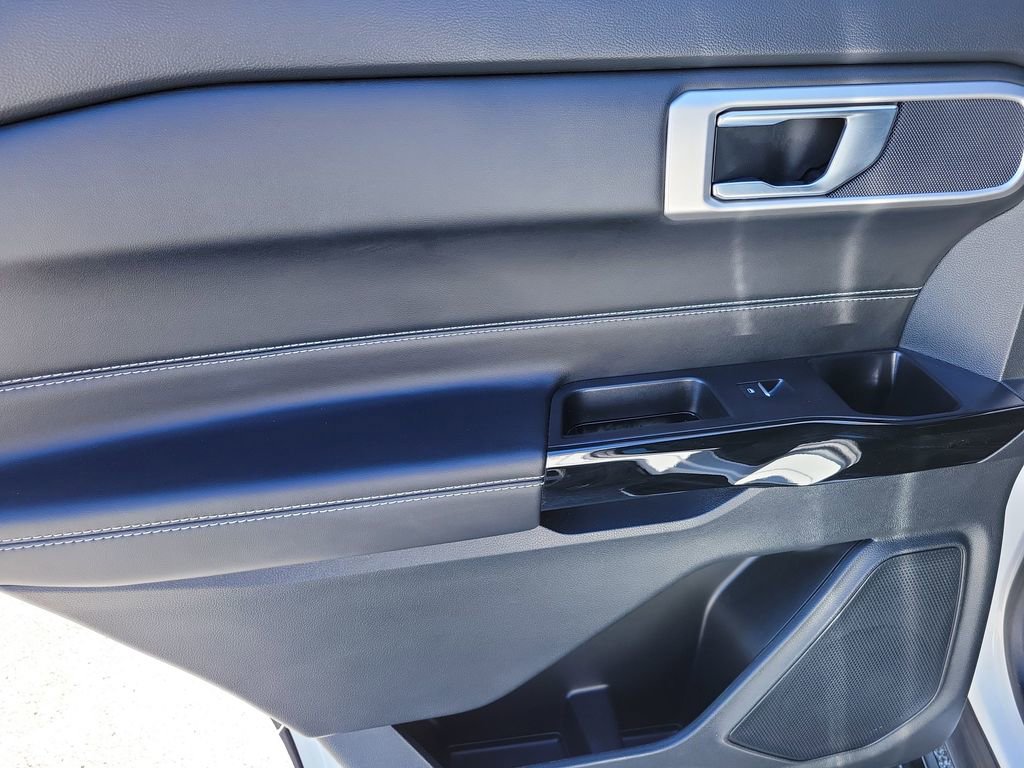 Used 2022 Ford Explorer ST RWD image 19