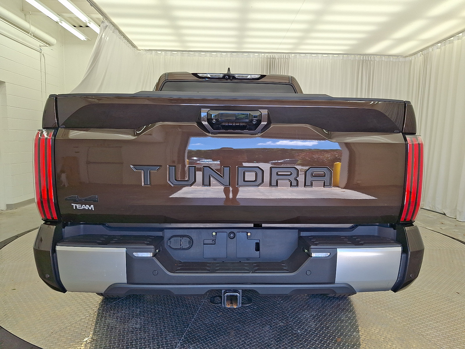 Used 2024 Toyota Tundra Limited AWD/4WD image 18