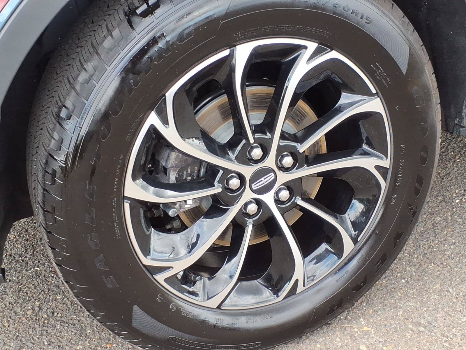 Used 2026 Lincoln Nautilus Premier AWD/4WD image 7