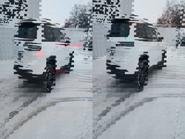 New 2025 Jeep Grand Cherokee L Altitude image 18