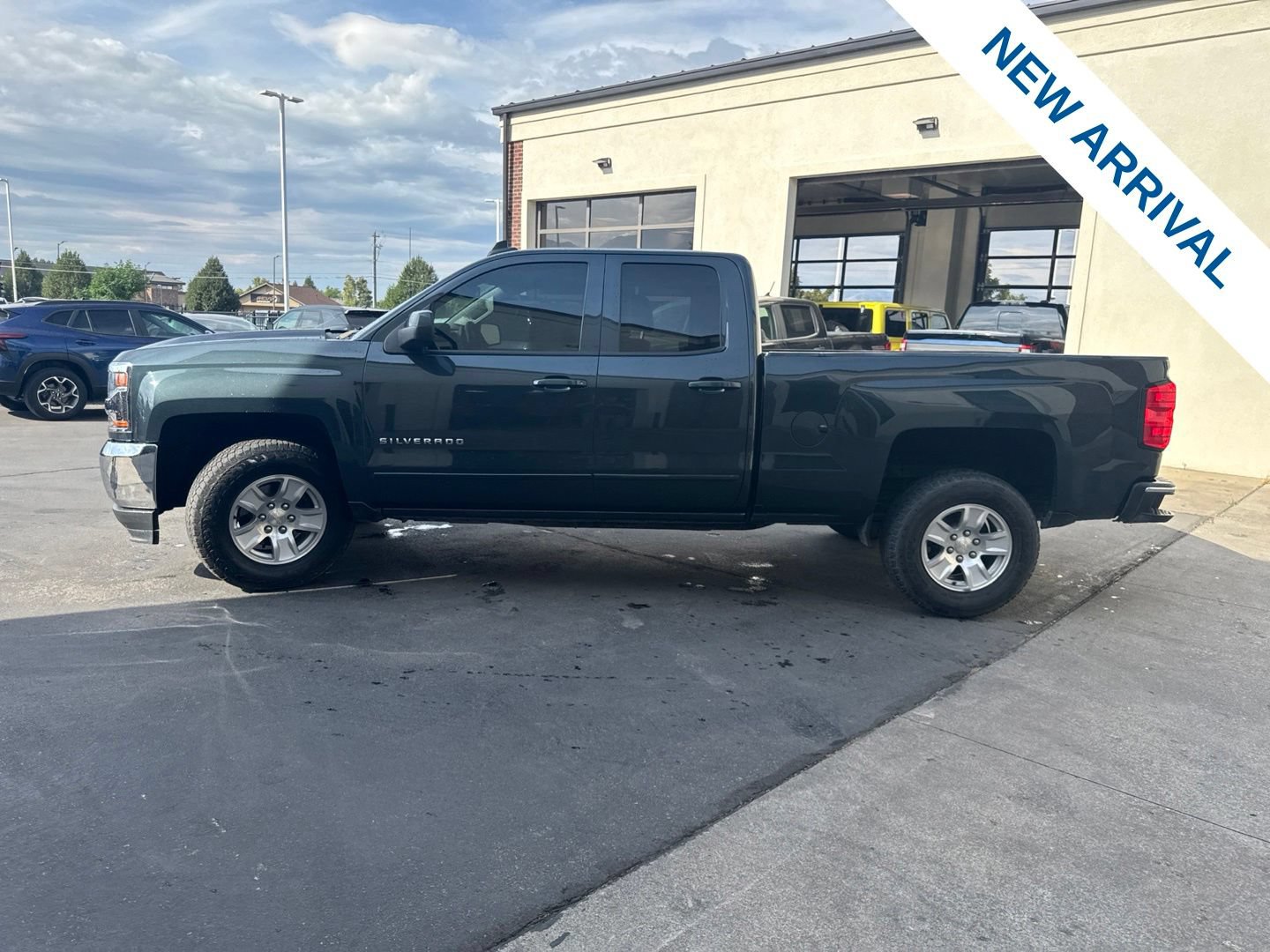 Used 2019 Chevrolet Silverado 1500 LT AWD/4WD image 4