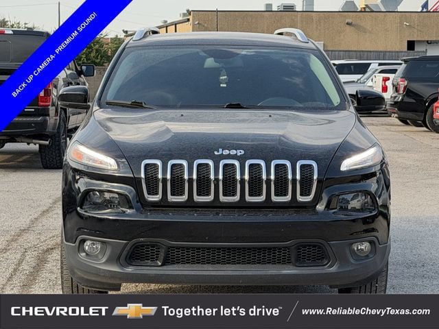 Used 2017 Jeep Cherokee Latitude w/ Safety/Convenience Group AWD/4WD image 3