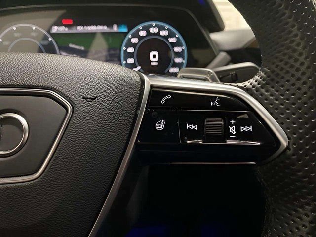 Used 2023 Audi RS e-tron GT w/ Carbon Performance Package AWD/4WD image 32