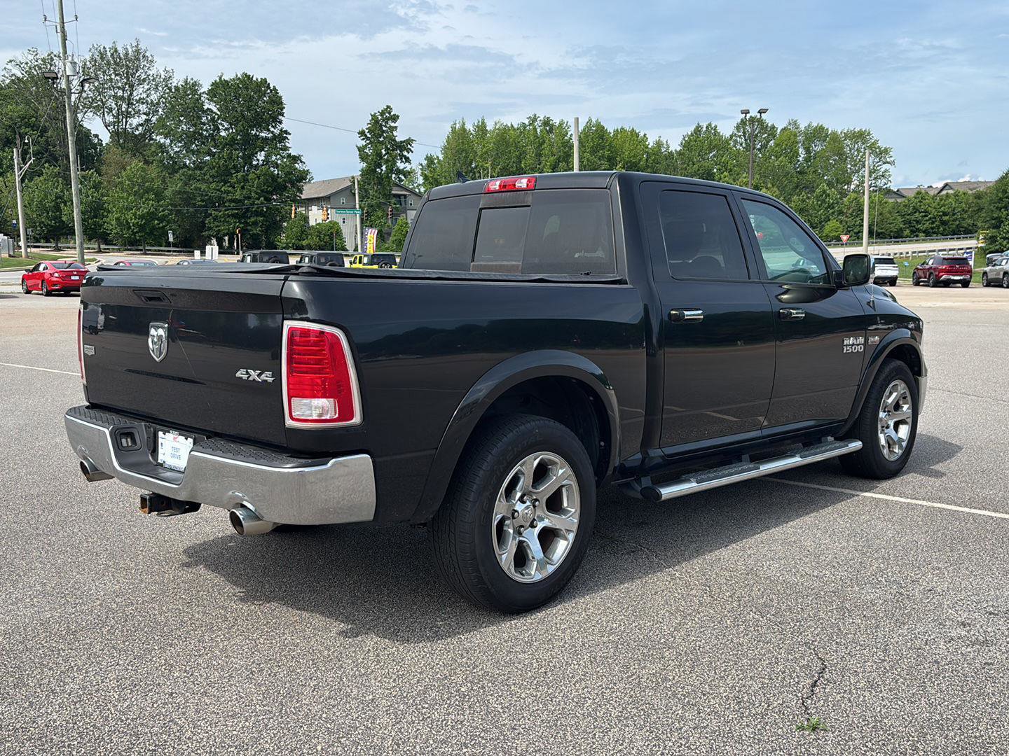 Used 2015 RAM 1500 Laramie w/ Convenience Group AWD/4WD image 3