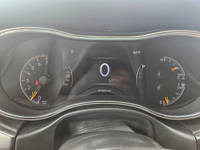 Used 2020 Jeep Grand Cherokee Altitude AWD/4WD image 15