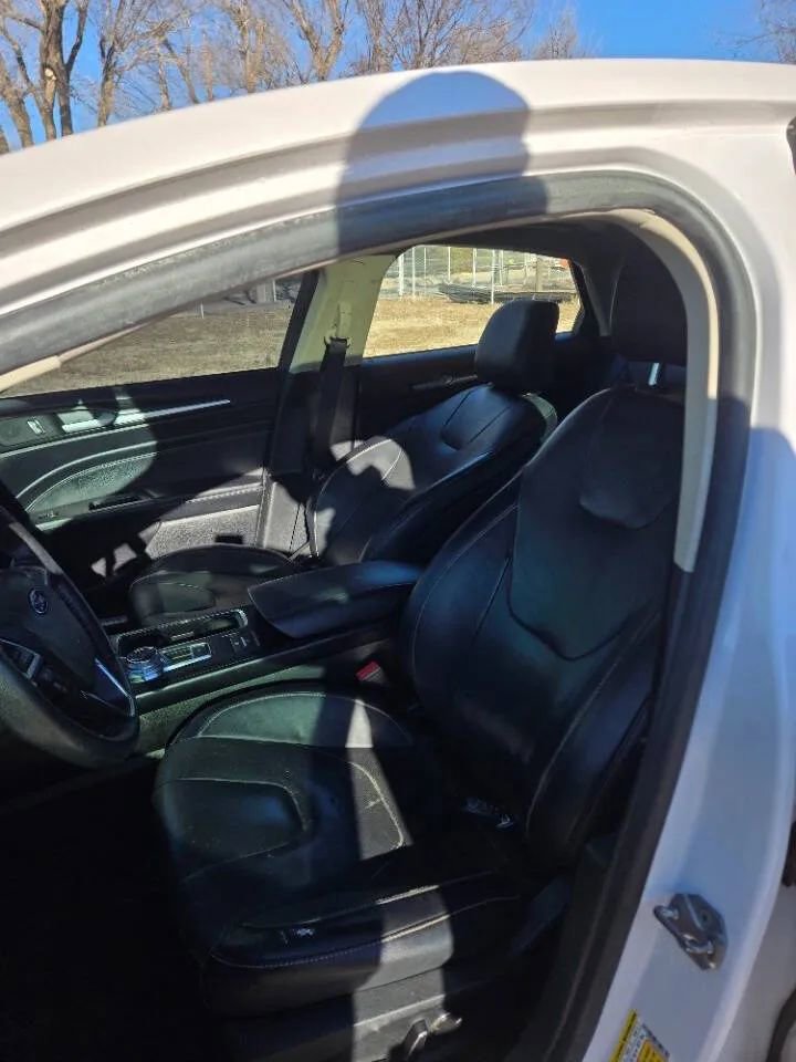 Used 2019 Ford Fusion Titanium FWD image 9