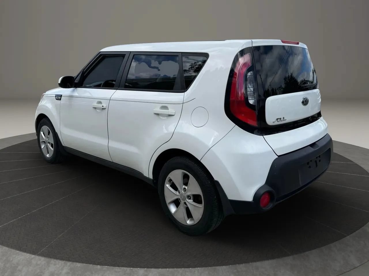 Used 2015 Kia Soul FWD image 5