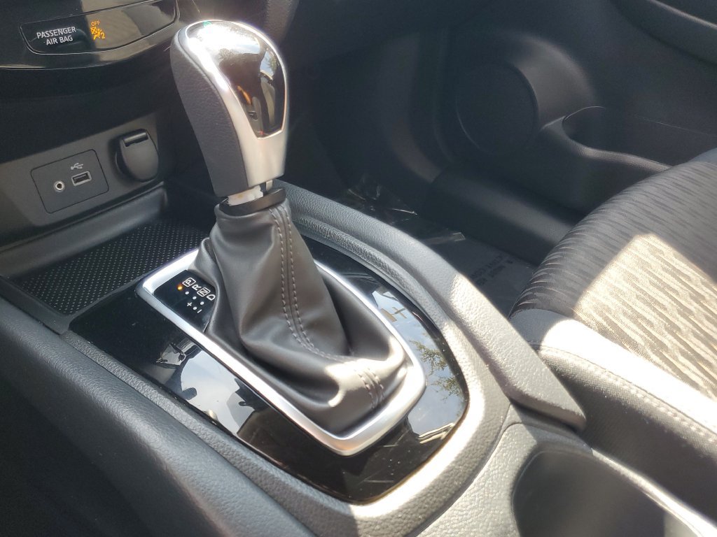 Used 2019 Nissan Rogue S w/ Special Edition Package FWD image 24