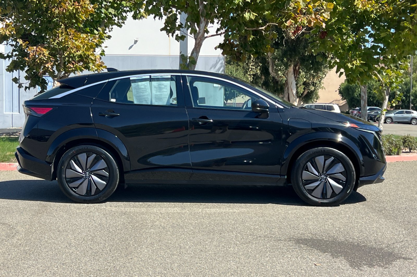 Certified 2023 Nissan Ariya FWD image 3