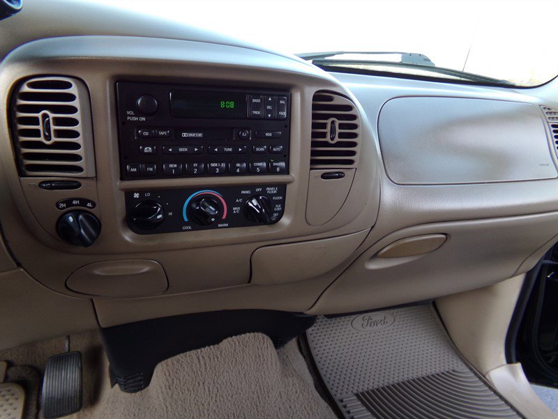 Used 2001 Ford F150 Lariat image 38