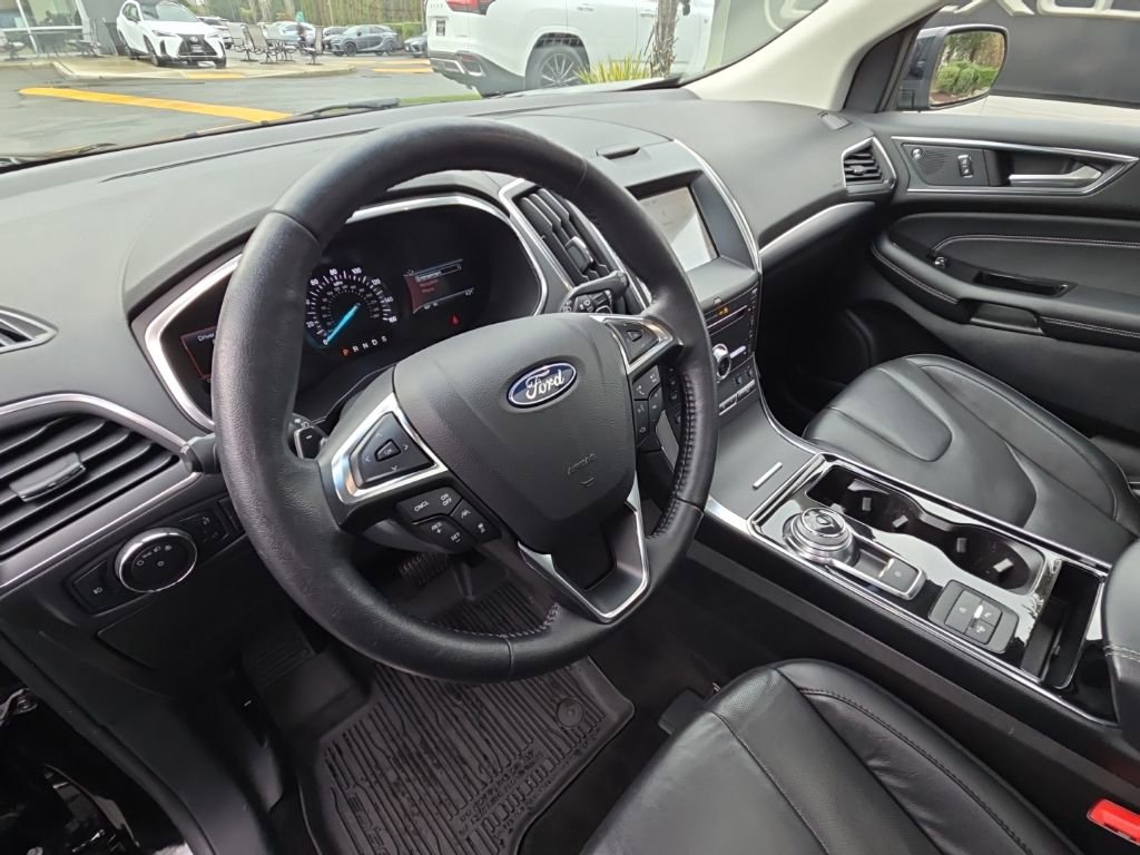 Used 2019 Ford Edge Titanium w/ Equipment Group 301A image 12