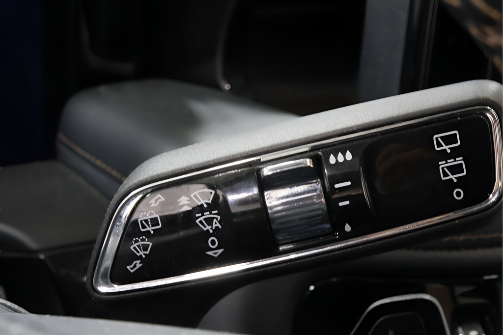 Used 2025 Lincoln Aviator Reserve w/ Equipment Group 201A AWD/4WD image 19