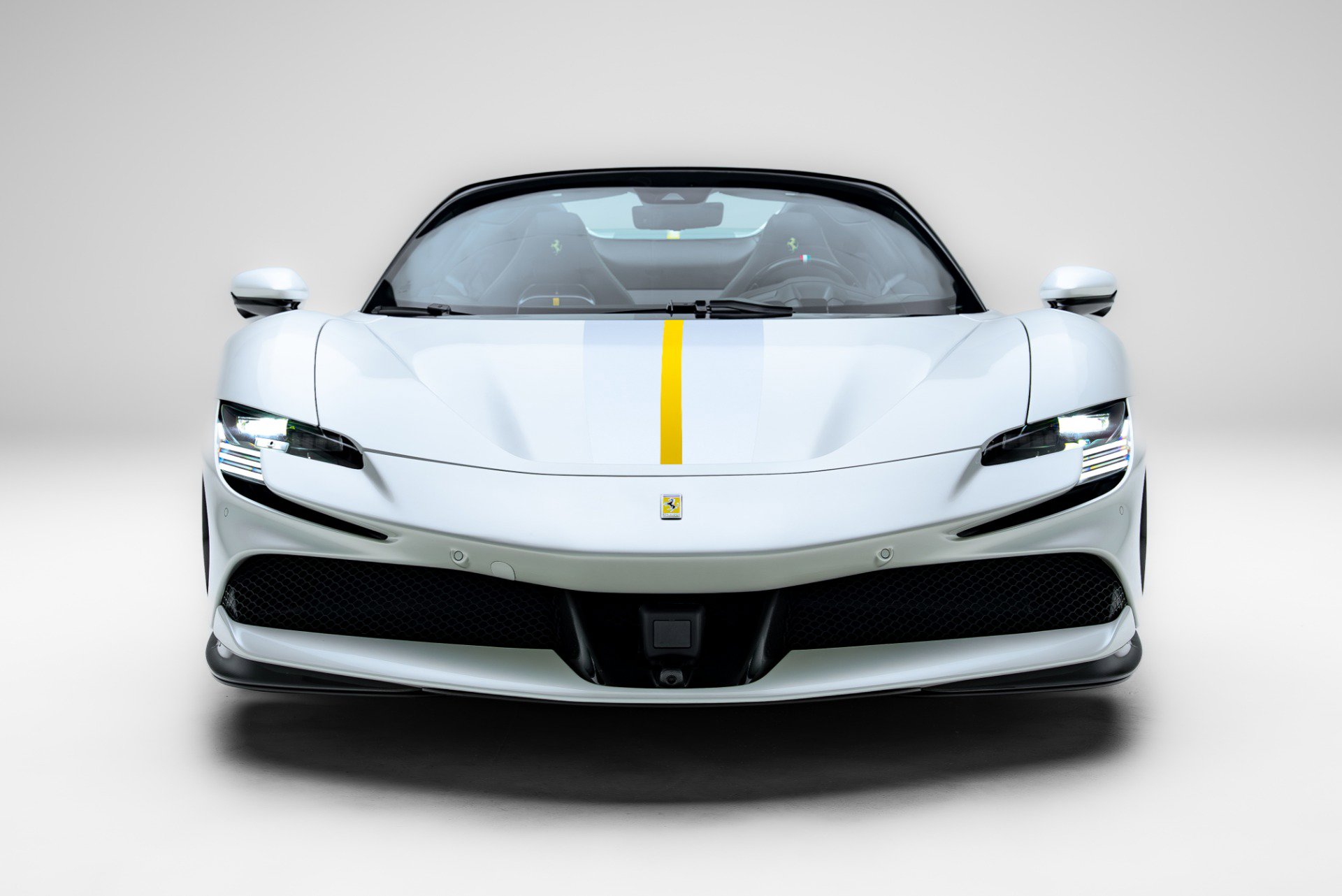 Used 2024 Ferrari SF90 Spider AWD/4WD image 3