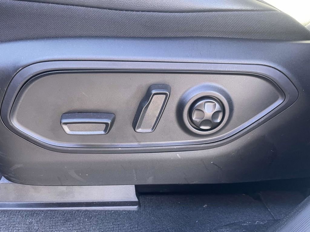 Certified 2025 Jeep Grand Cherokee Altitude image 26