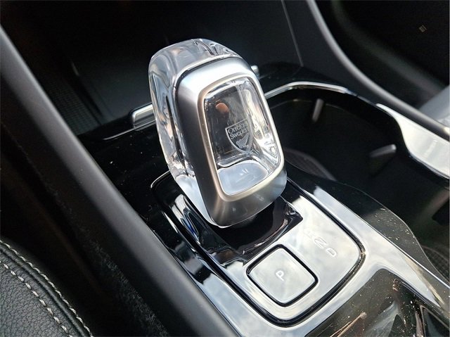 New 2025 Volvo XC40 B5 Ultra w/ Climate Package image 12