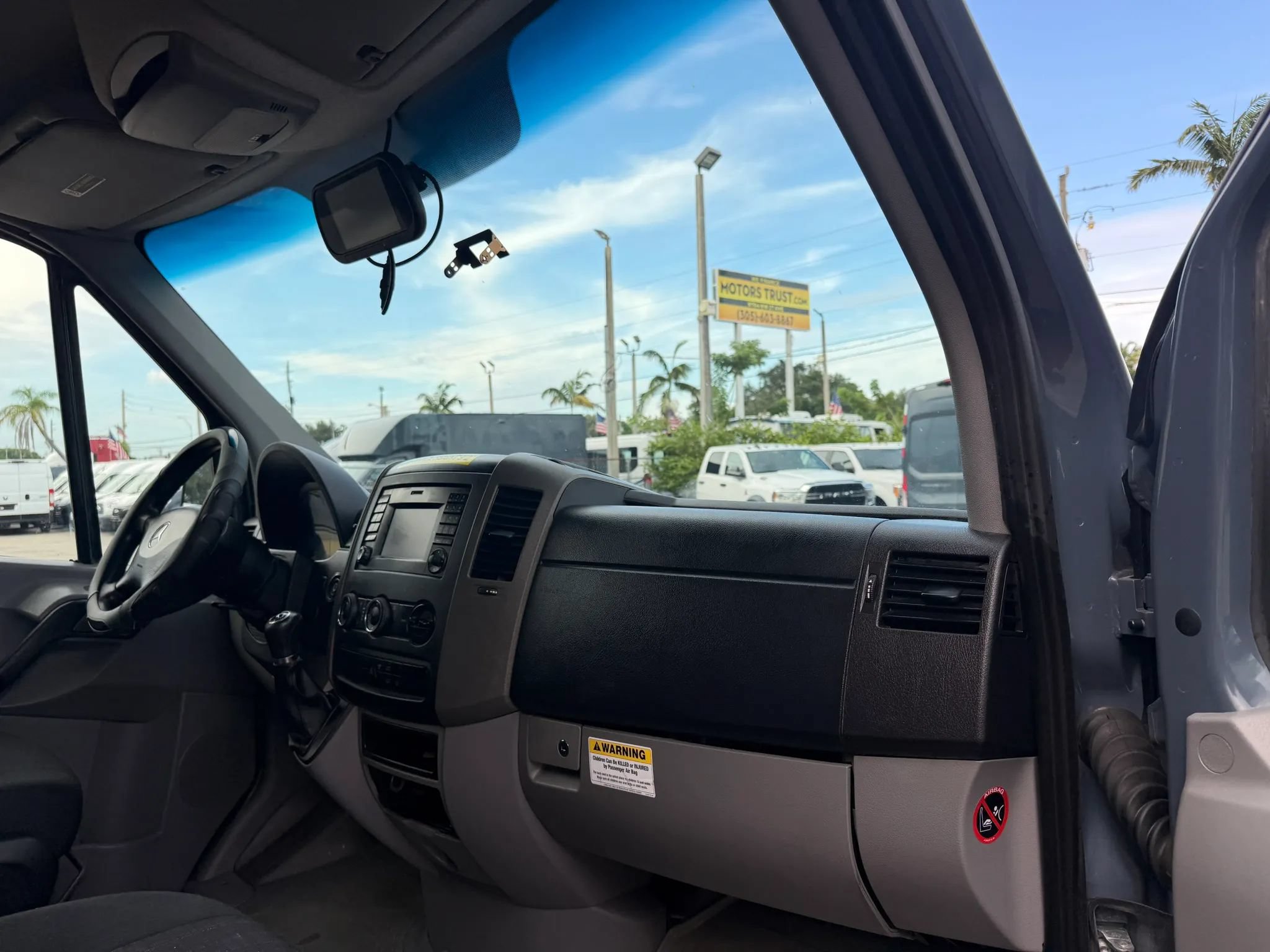 Used 2018 Mercedes-Benz Sprinter 2500 image 18