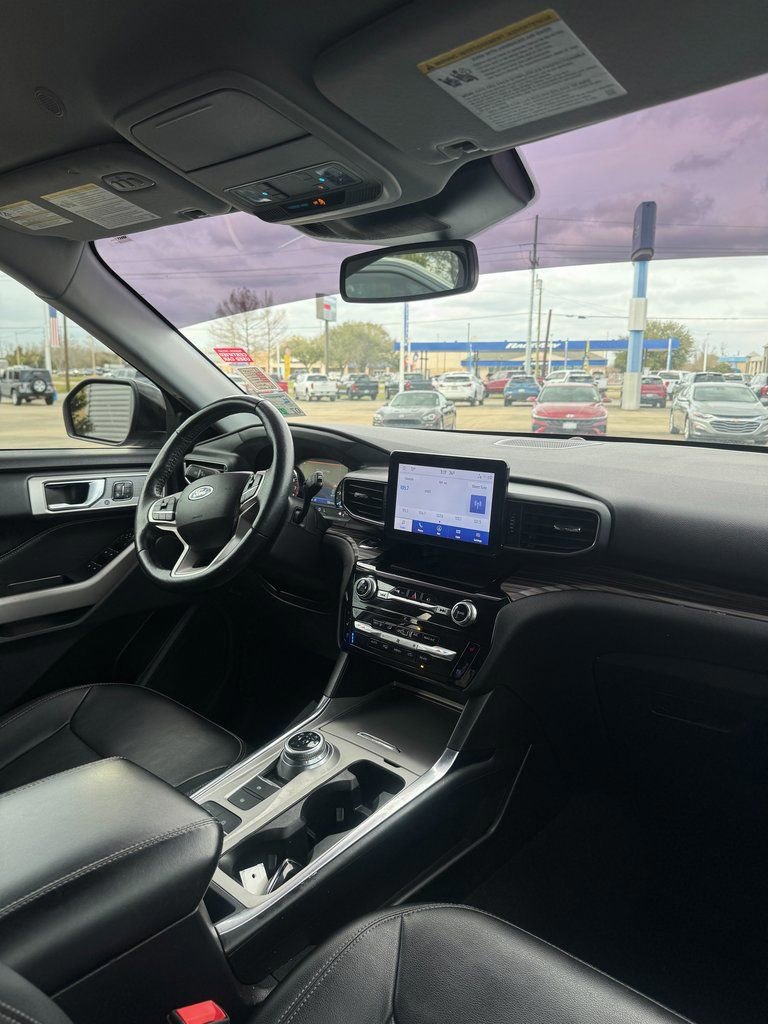 Used 2022 Ford Explorer Limited w/ Equipment Group 301A image 13