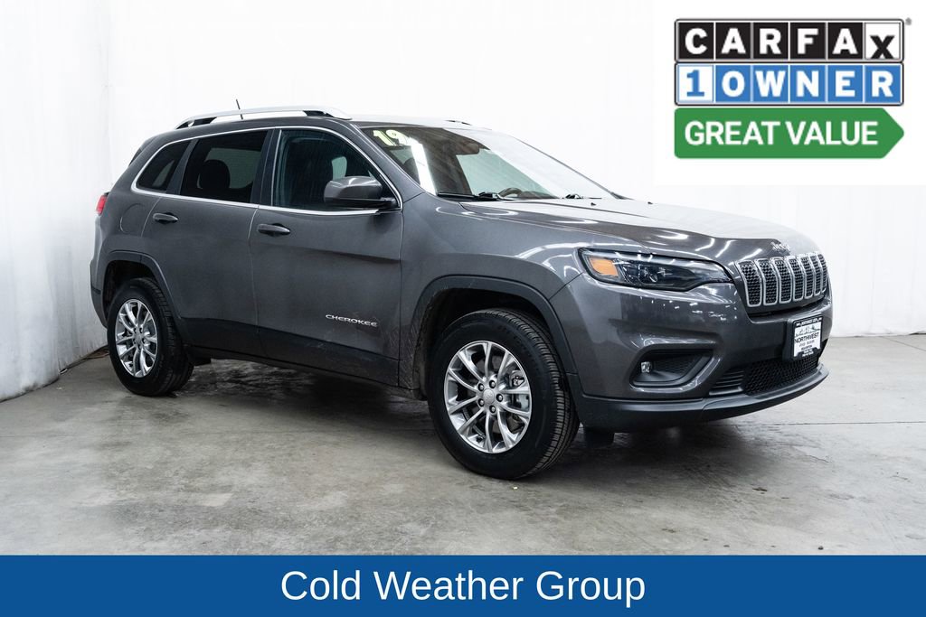 Used 2019 Jeep Cherokee Latitude Plus w/ Cold Weather Group AWD/4WD image 1