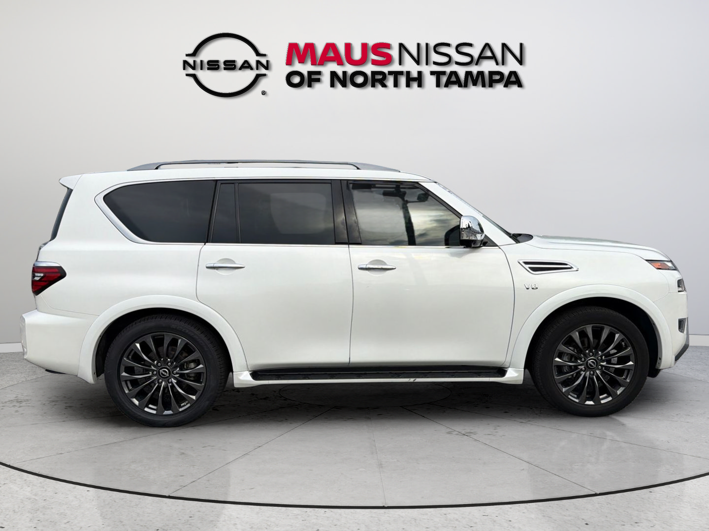 Used 2022 Nissan Armada Platinum w/ Captain's Chairs Package RWD image 8