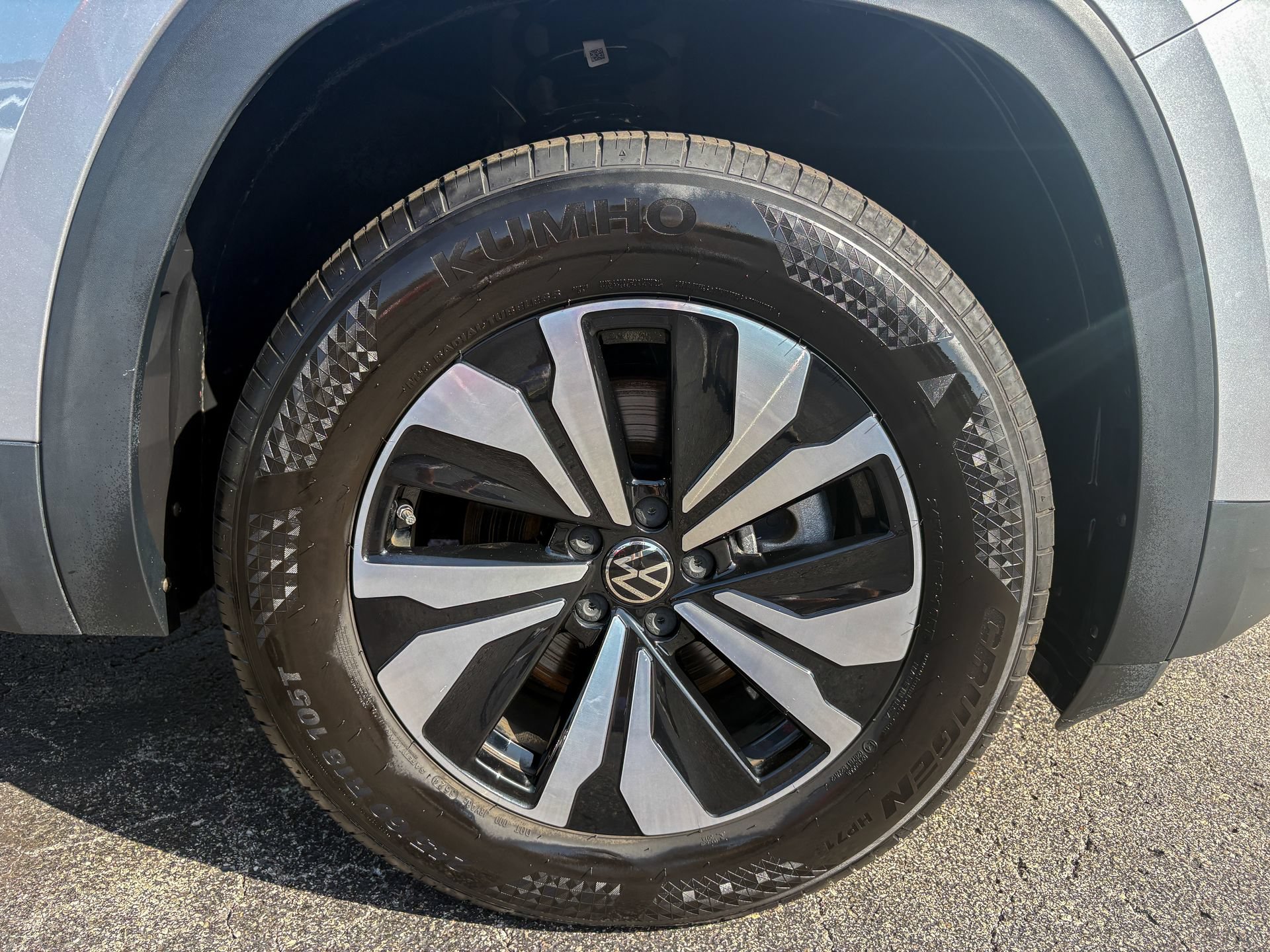 Used 2024 Volkswagen Atlas SE AWD/4WD image 36