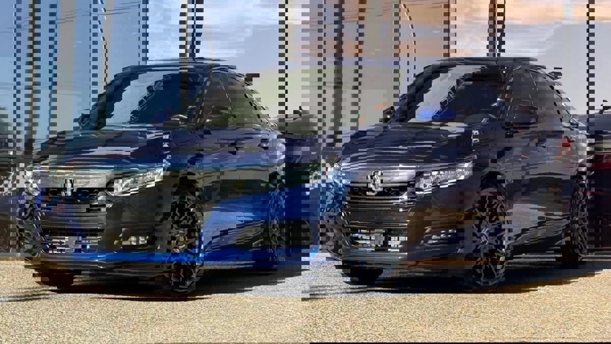 Used 2019 Honda Accord Sport image 2