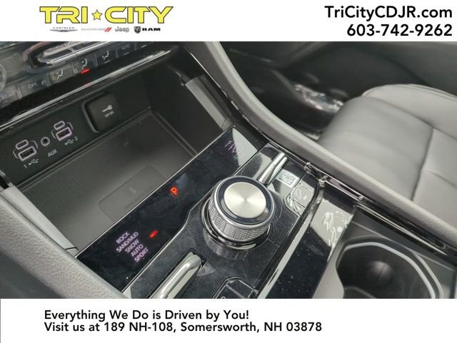 New 2025 Jeep Grand Cherokee L Overland w/ Luxury Tech Group IV image 18