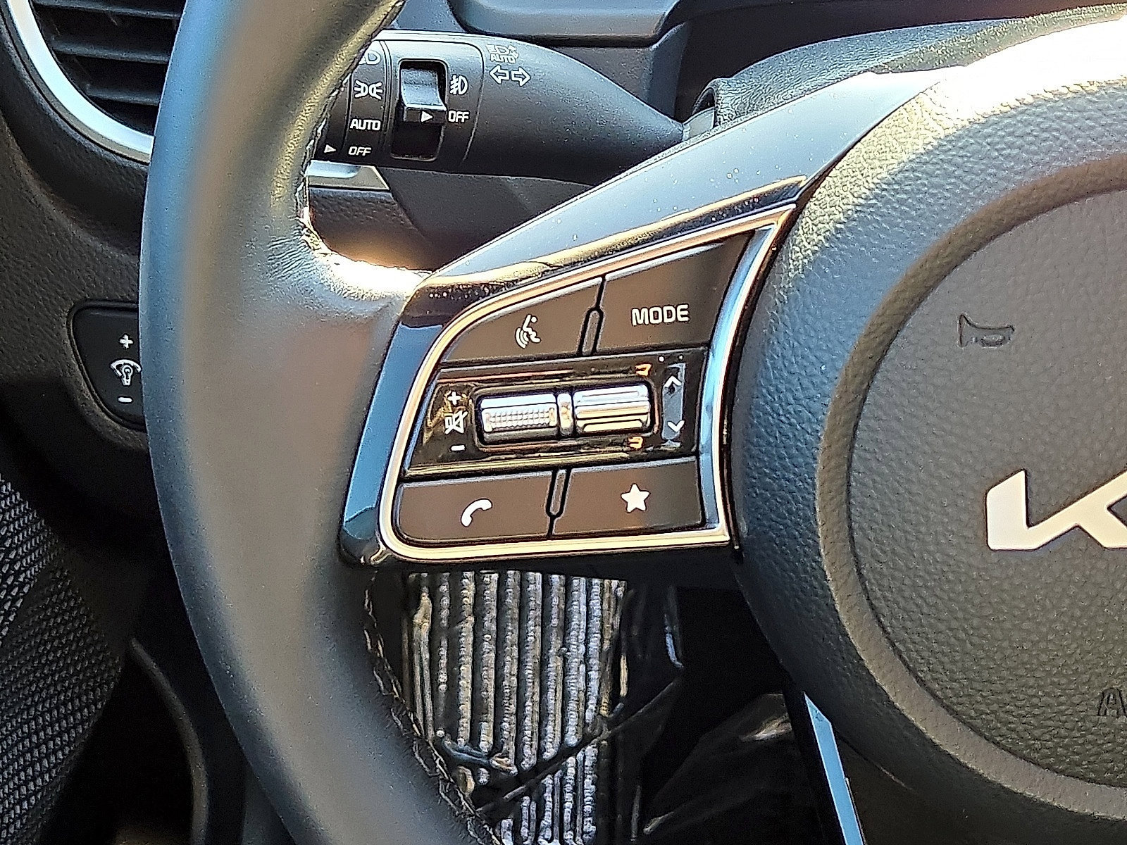Used 2025 Kia Seltos EX FWD image 18