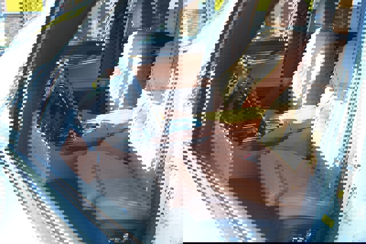 Used 2019 BMW 740i w/ Executive Package image 18