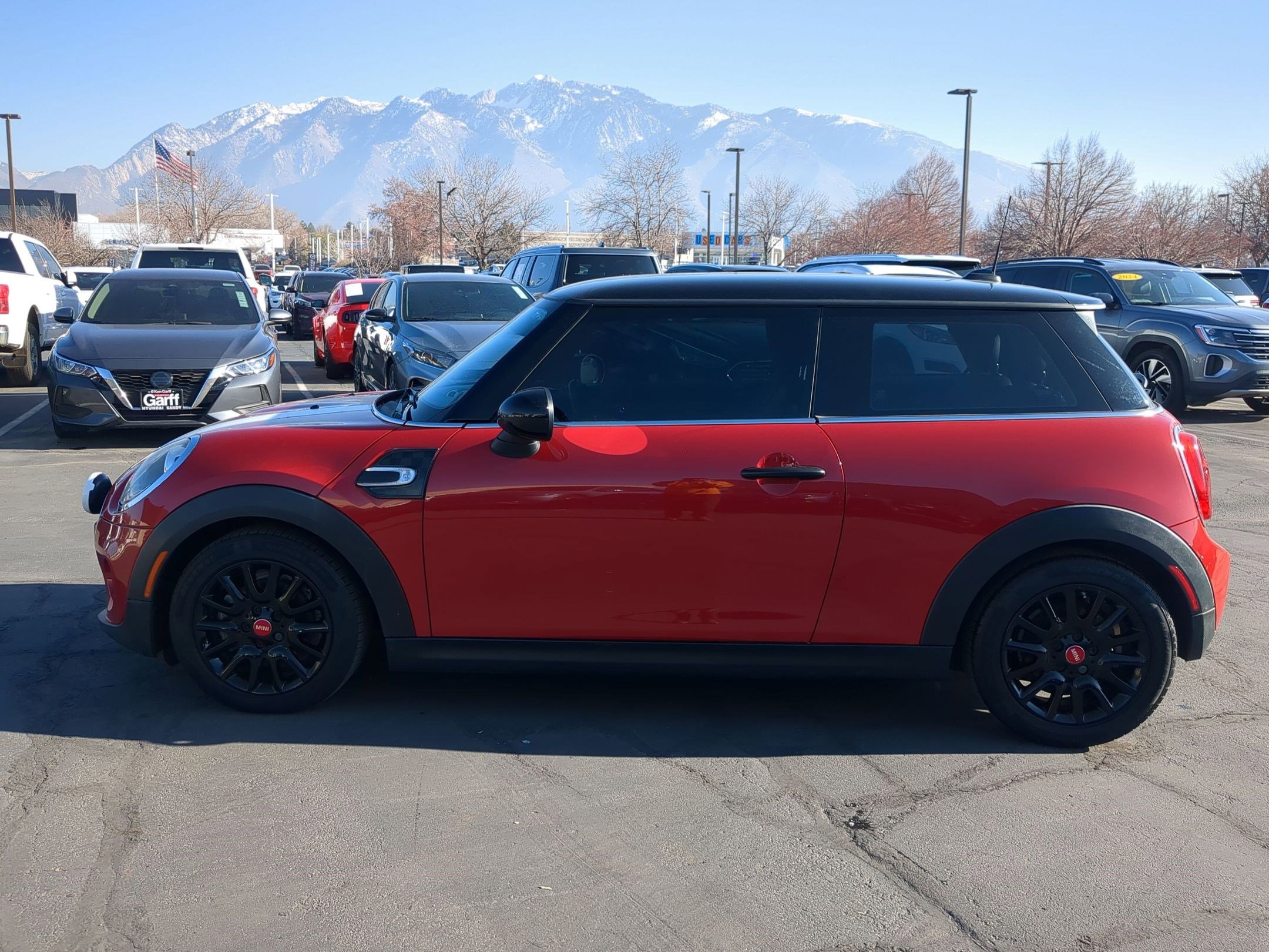 Used 2015 MINI Cooper 2-Door Hardtop image 9