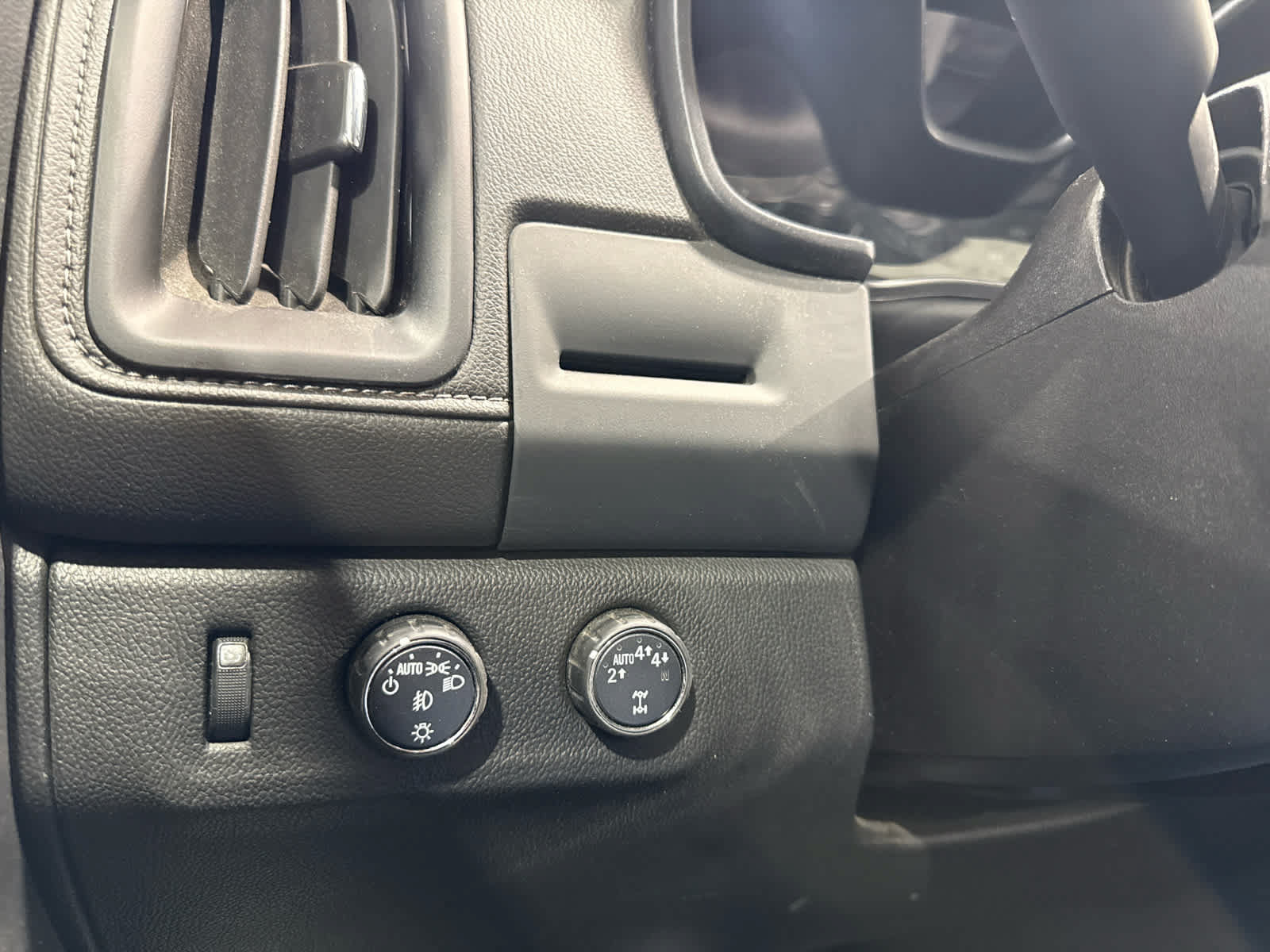 Certified 2020 GMC Canyon SLE w/ Elevation Edition AWD/4WD image 23