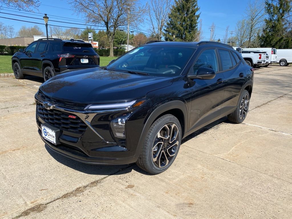 New 2026 Chevrolet Trax RS w/ Sunroof Package FWD image 6