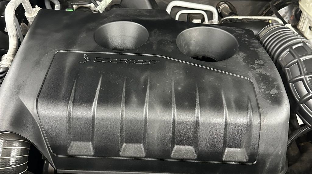 Used 2016 Ford Explorer XLT w/ Equipment Group 202A image 7