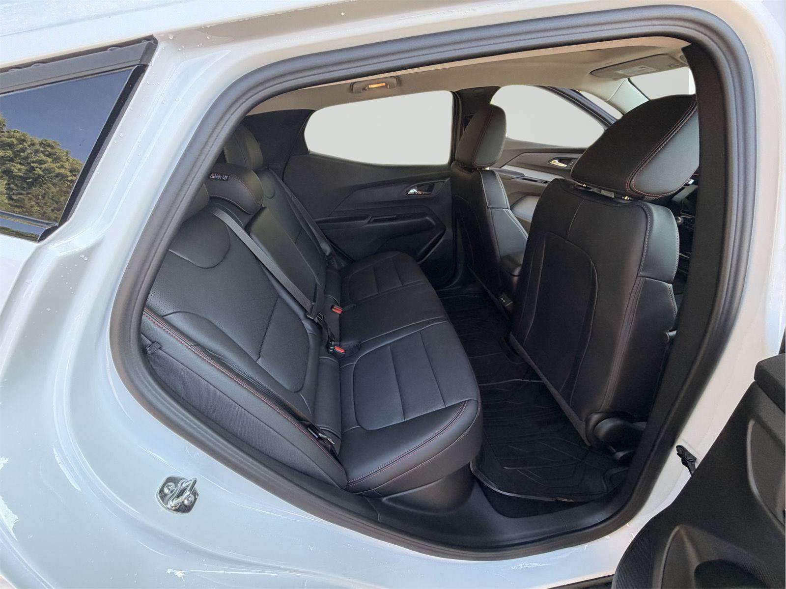 New 2027 Chevrolet Bolt RS w/ Technology Package FWD image 25