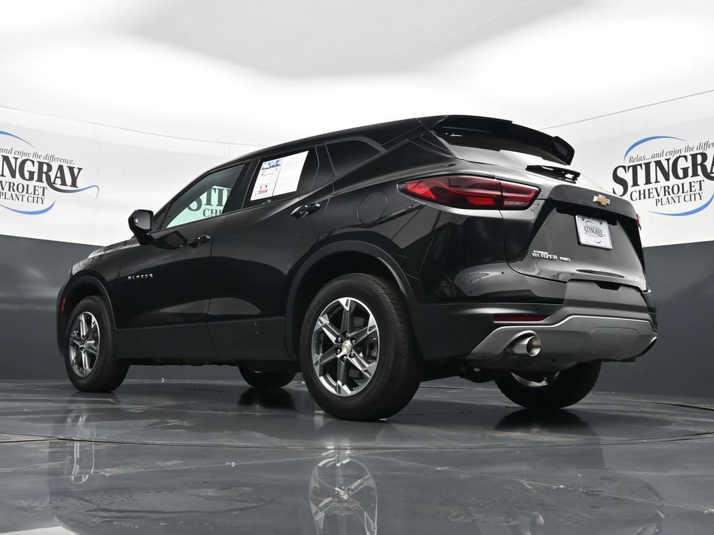 Used 2025 Chevrolet Blazer LT AWD/4WD image 33