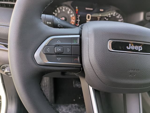 Certified 2026 Jeep Compass Latitude w/ Sun and Sound Group AWD/4WD image 23