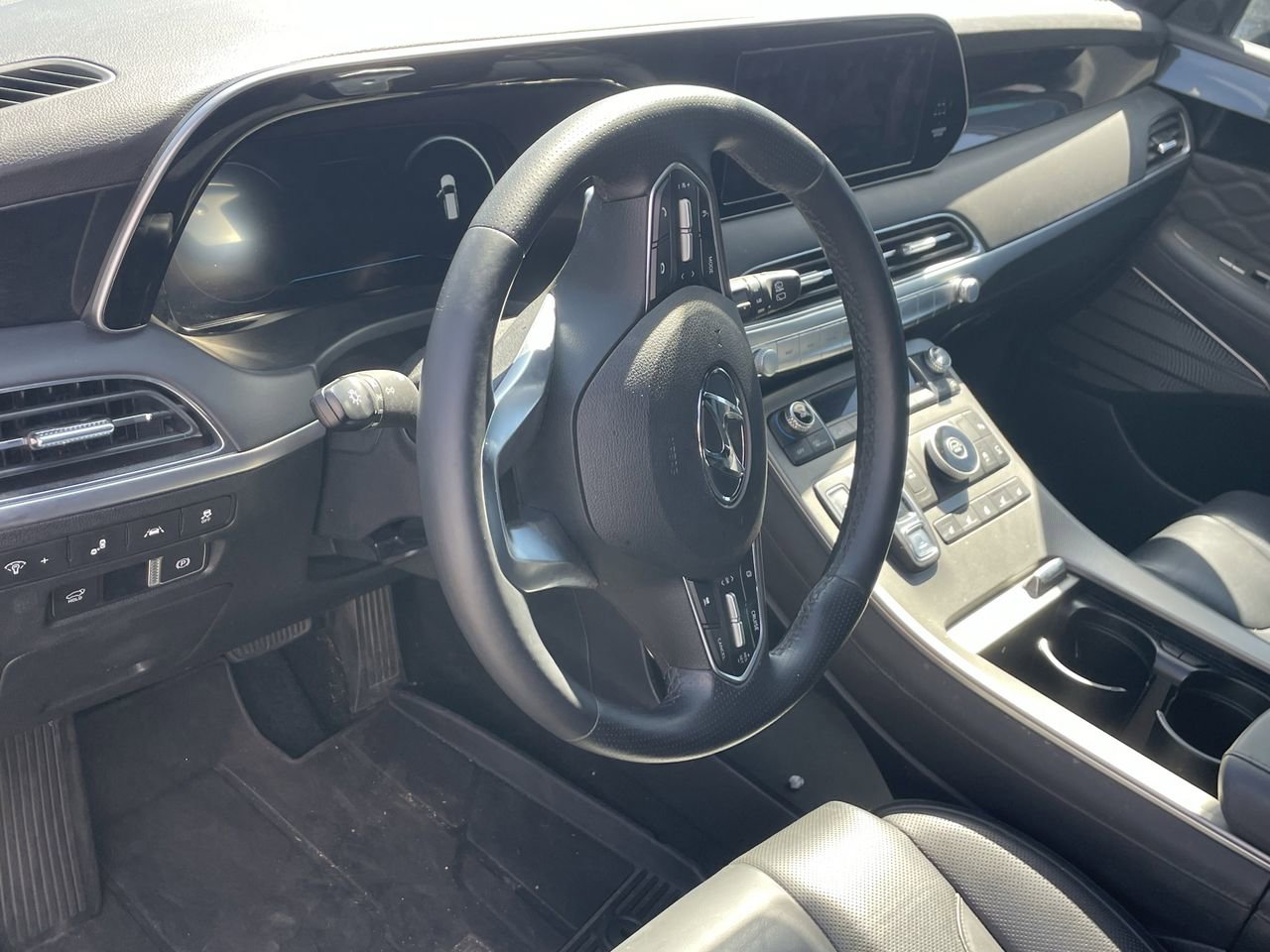 Used 2022 Hyundai Palisade Calligraphy w/ Winter Package image 7