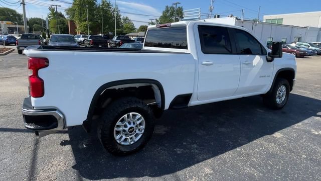Used 2024 Chevrolet Silverado 2500 LT w/ Convenience Package AWD/4WD image 2
