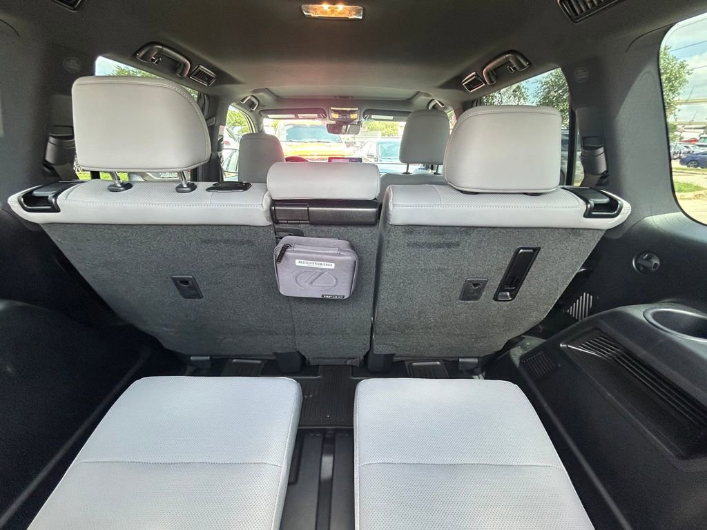 Used 2023 Lexus GX 460 w/ Black Line Special Edition image 16