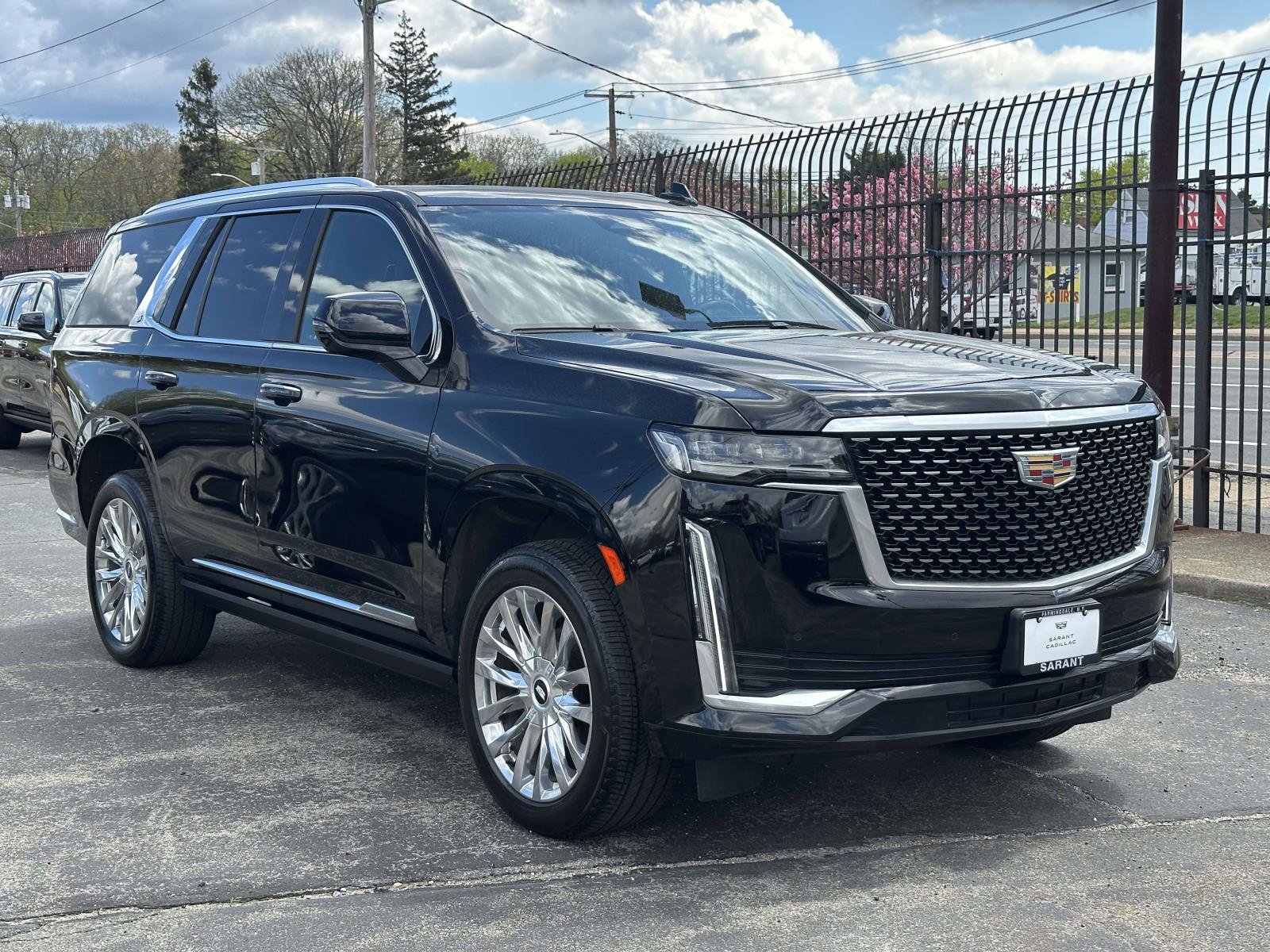 Certified 2023 Cadillac Escalade Premium Luxury w/ Performance Package image 2