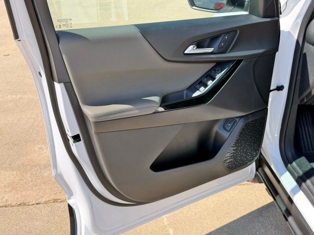 New 2027 Chevrolet Equinox LT w/ Convenience Package II FWD image 12