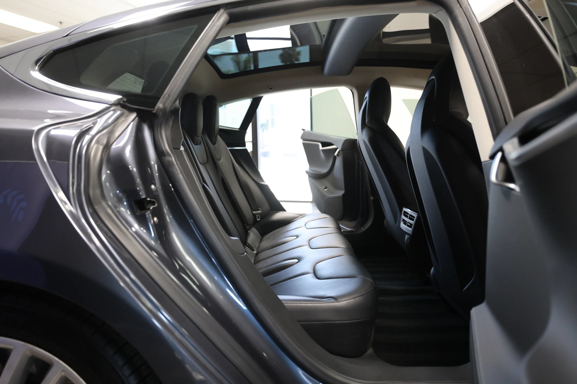 Used 2015 Tesla Model S 85D AWD/4WD image 42