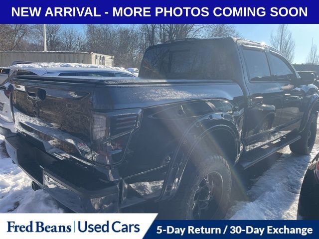 Used 2019 Nissan Titan SV w/ SV Convenience Package image 7