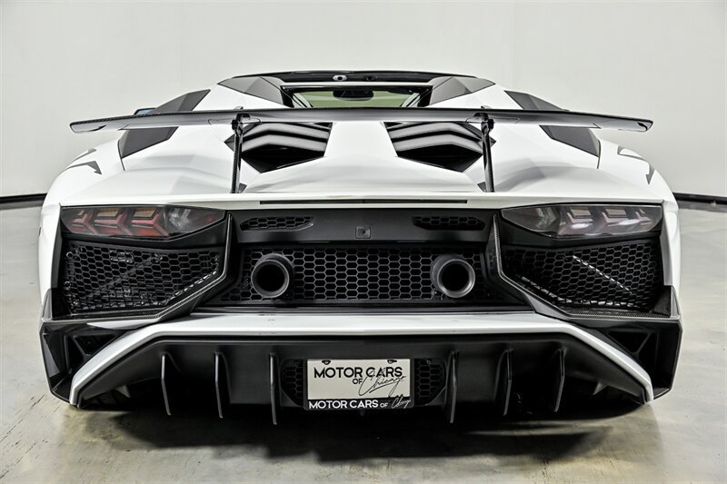 Used 2017 Lamborghini Aventador LP 750-4 Superveloce AWD/4WD image 8