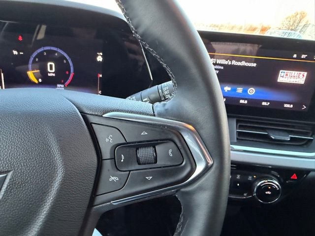 Used 2025 Chevrolet Trax LT w/ LT Convenience Package image 22