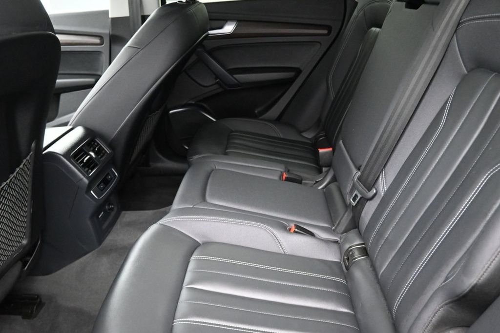Used 2023 Audi Q5 2.0T Premium w/ Convenience Package AWD/4WD image 10