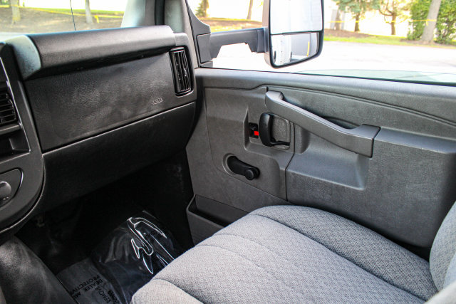 Used 2020 Chevrolet Express 3500 w/ Driver Convenience Package RWD image 25