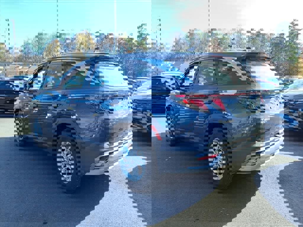 Used 2025 Hyundai Tucson SE image 24