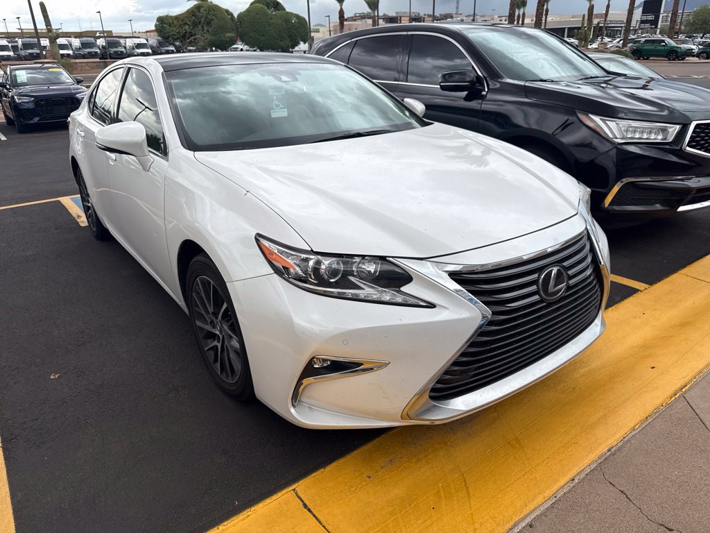 Used 2017 Lexus ES 350 w/ Navigation System Package FWD image 3